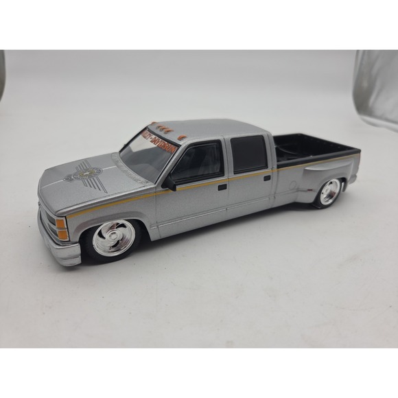 Brookfield Other - 1/25 Scale Diecast Chevrolet Crew Cab Dually By Brookfield Collectors Harley